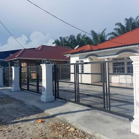 Cempaka Homestay Parit Raja Dış mekan fotoğraf