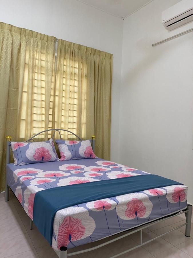 Cempaka Homestay Parit Raja Dış mekan fotoğraf