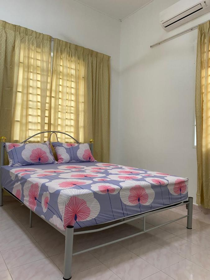 Cempaka Homestay Parit Raja Dış mekan fotoğraf