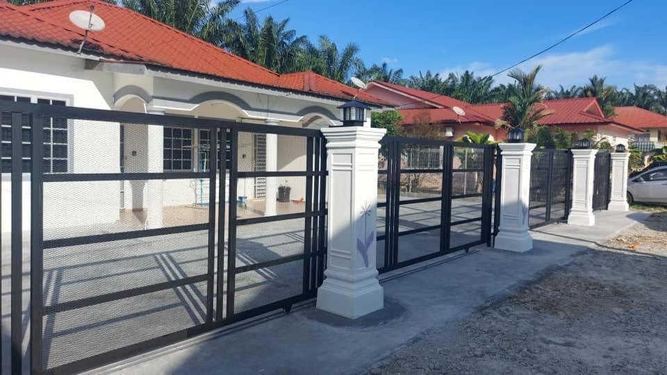 Cempaka Homestay Parit Raja Dış mekan fotoğraf
