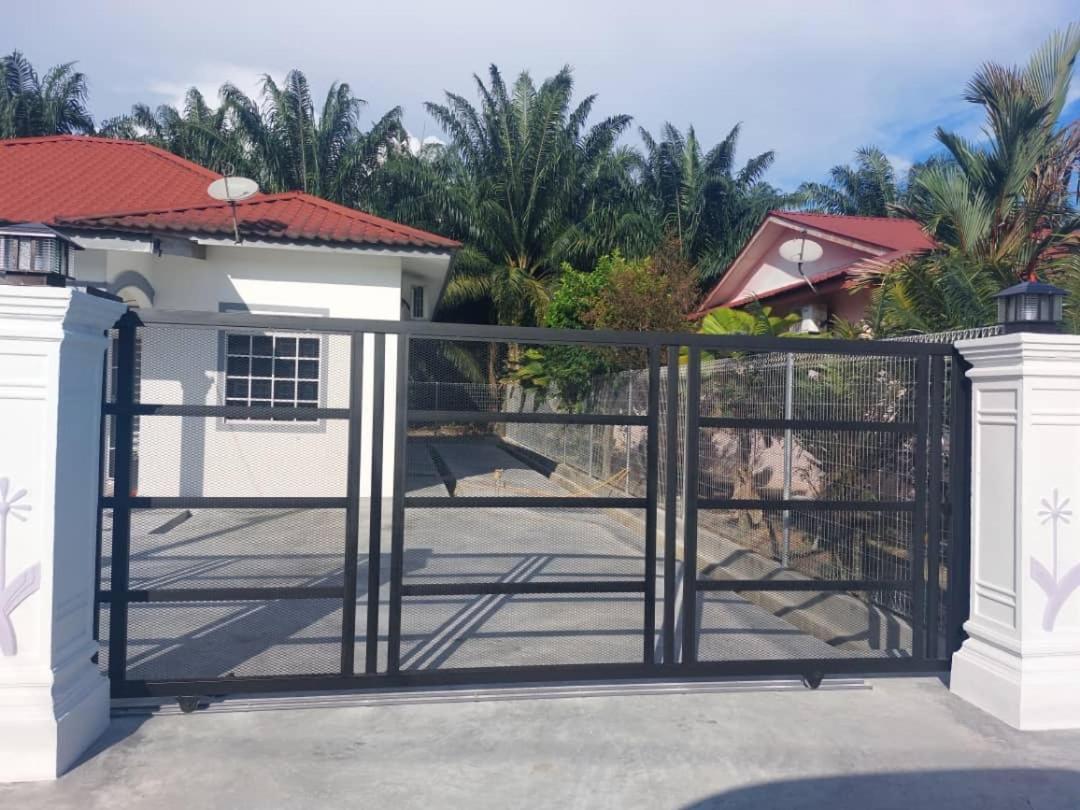 Cempaka Homestay Parit Raja Dış mekan fotoğraf