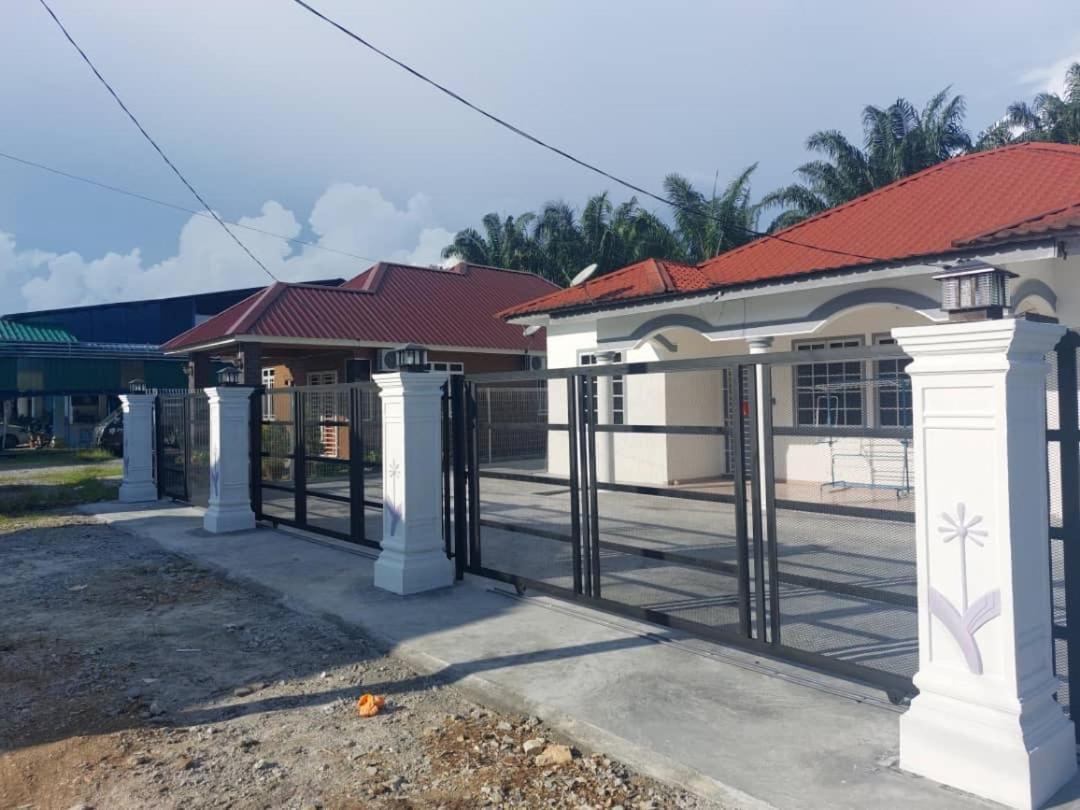 Cempaka Homestay Parit Raja Dış mekan fotoğraf